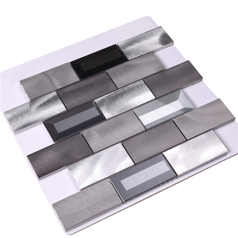 Carrelage mural de cuisine avec dosseret en verre mélangé aluminium gris clair / gris foncé